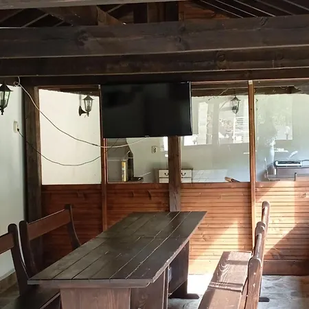 чери * Трявна